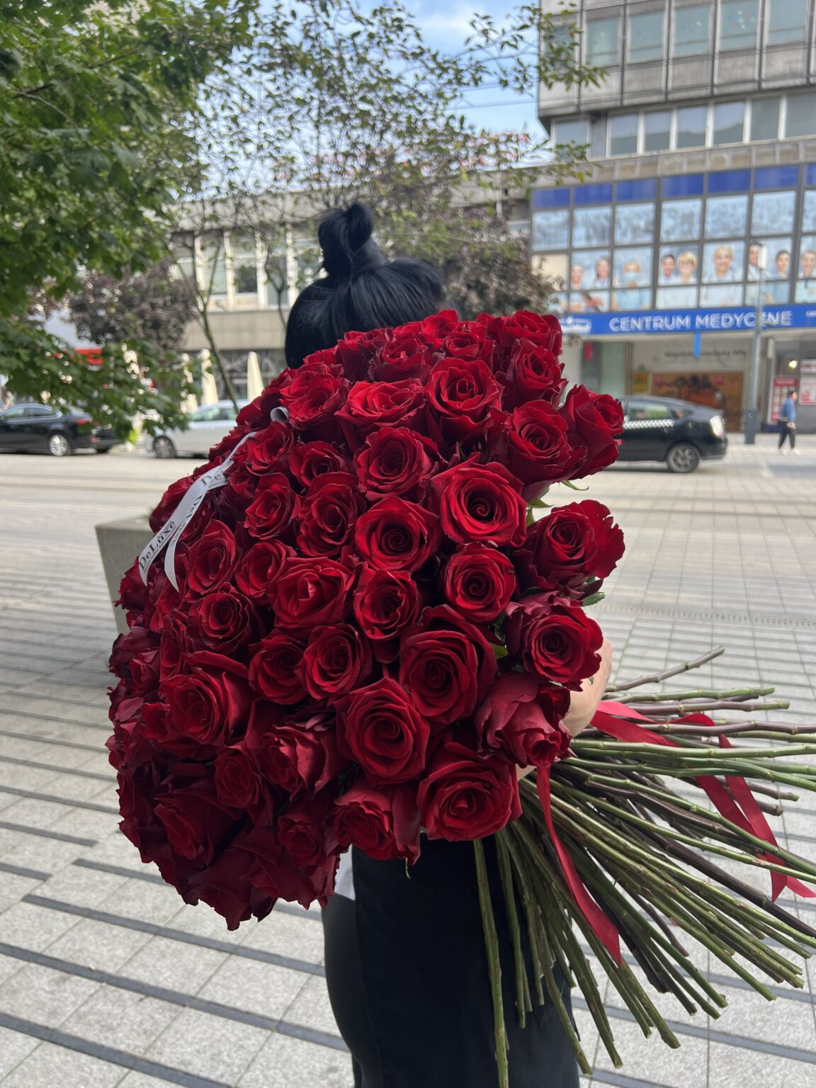 Bukiet 101 czerwonych róż Studio Deluxe Poznań