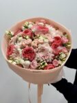 Bukiet z galązkowymi różami Studio Deluxe Poznań