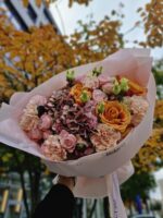 bukiet z hortensji, róż, goździków i eustom Deluxe