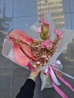 bukiet z hortensji kalii i anturium Deluxe w odcieniach różu i burgundu