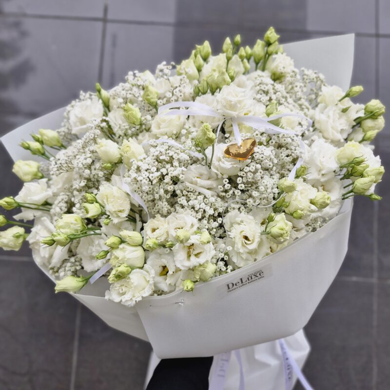 bukiet z gipsówki i eustomy