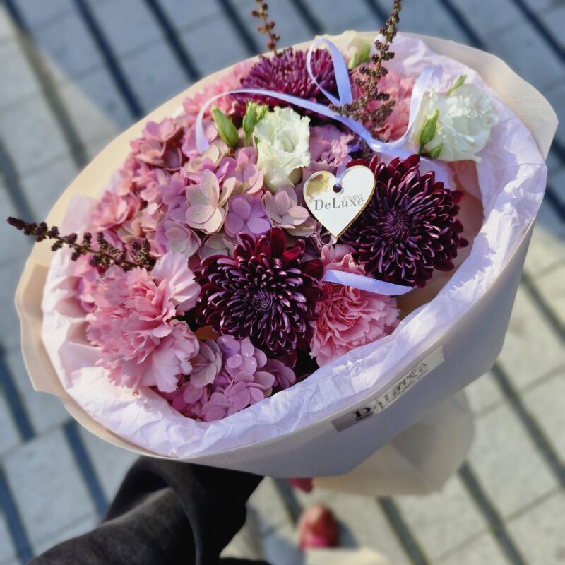 Bukiet z hortensji i chryzantem