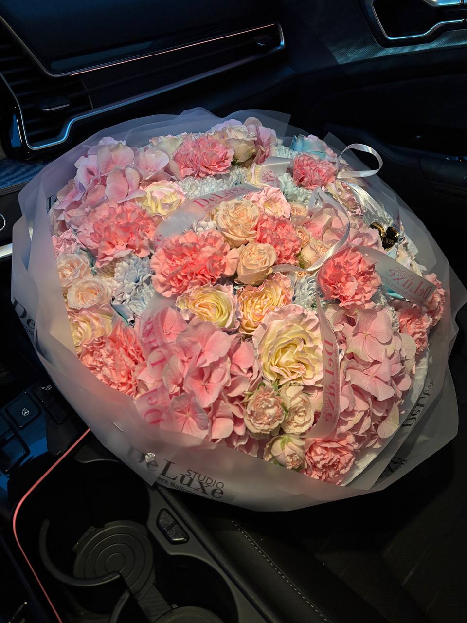 IMG_9166 bukiet z hortensją i goździkami