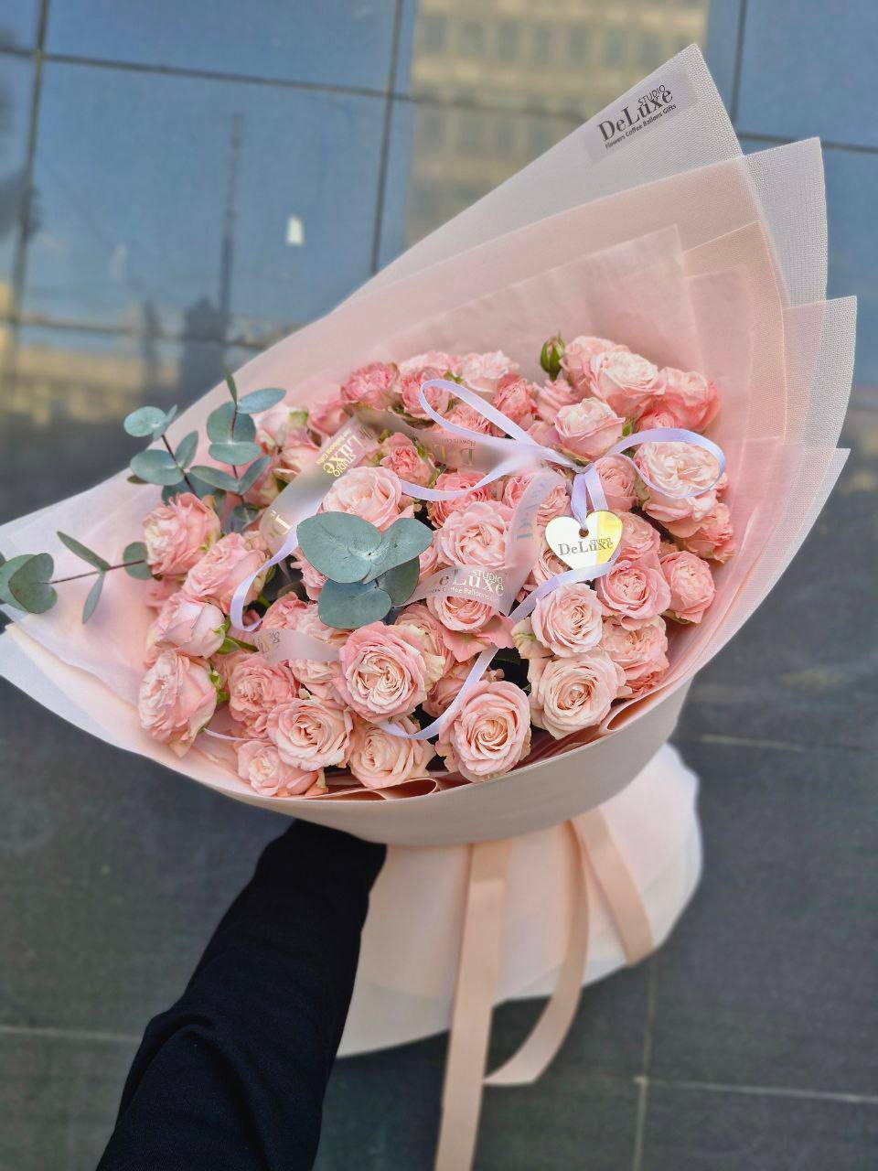 photo_2025-10-28 19.13.43 róże gałązkowe i eukaliptus