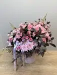 Flowerbox z różą, goździkiem, chryzantemą i eukaliptusem | Studio Deluxe Poznań