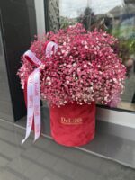 Flowerbox z różową gipsówką