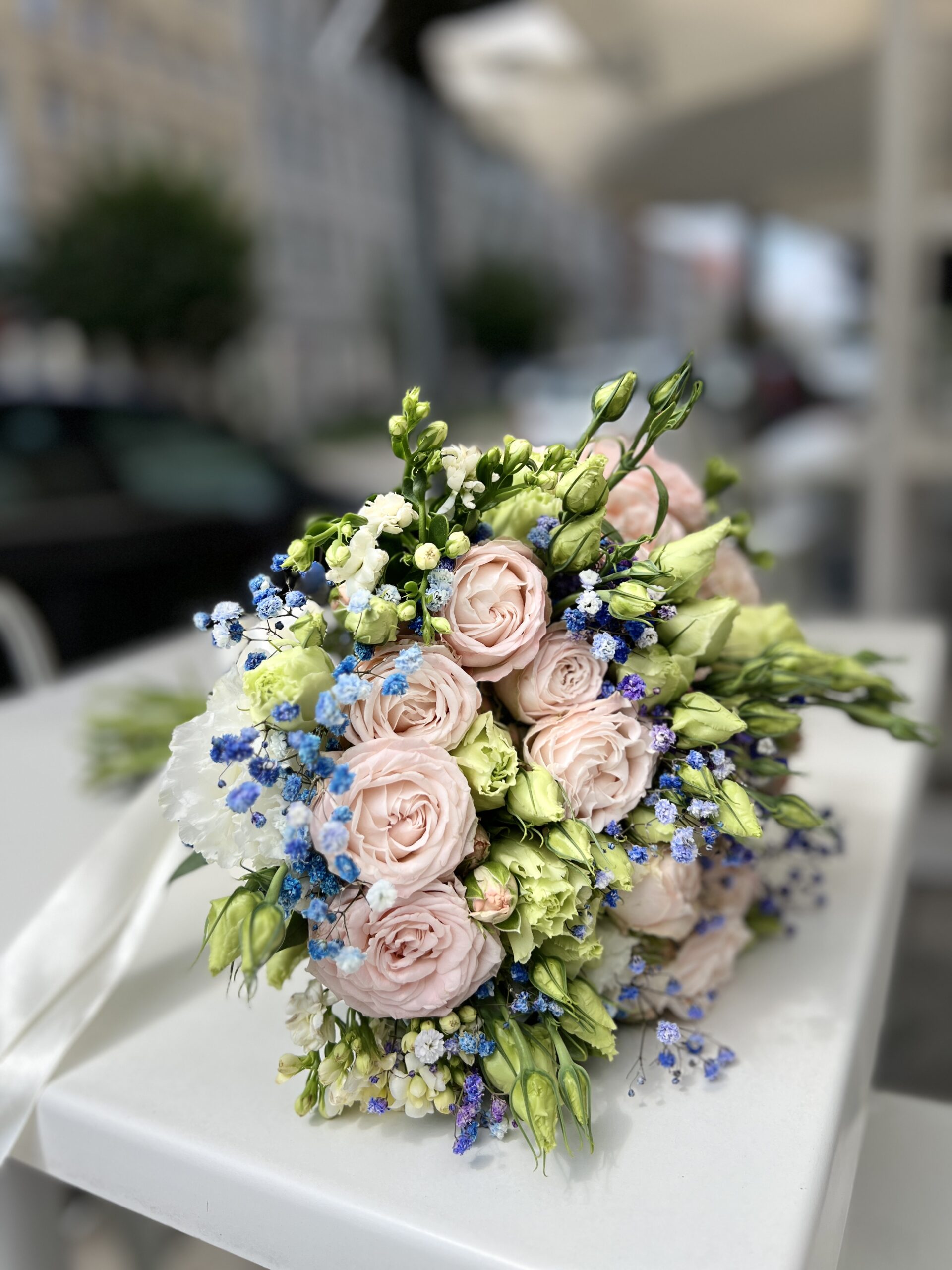 IMG_2772 Bukiet ślubny z róż, eustomy i gipsówki