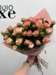 Róża gałązkowa pudrowa – Studio Deluxe Poznań