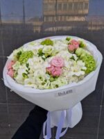 Bukiet pastelowy z hortensją i różą gałązkową - obrazek 2