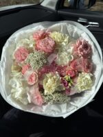 Bukiet z hortensji, goździków, róż, eustomy i chryzantemy - obrazek 3