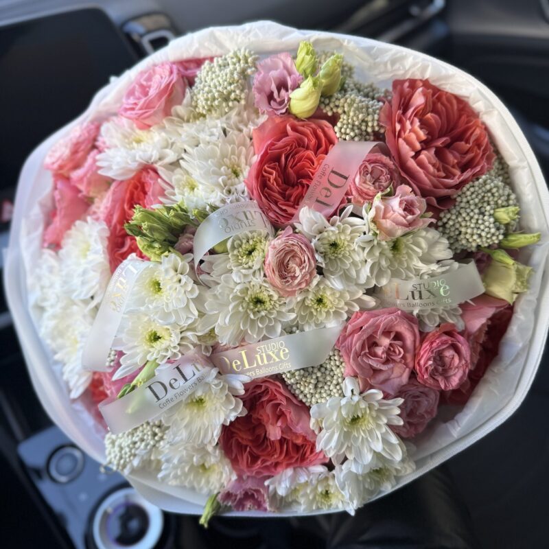 Bukiet z piwoniowych róż i chryzantemą | Kwiaty Poznań