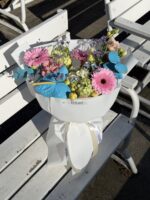 Kolorowy bukiet mix z gerberą - obrazek 2