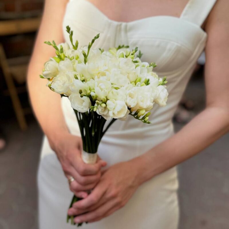 Bukiet ślubny z frezji białej