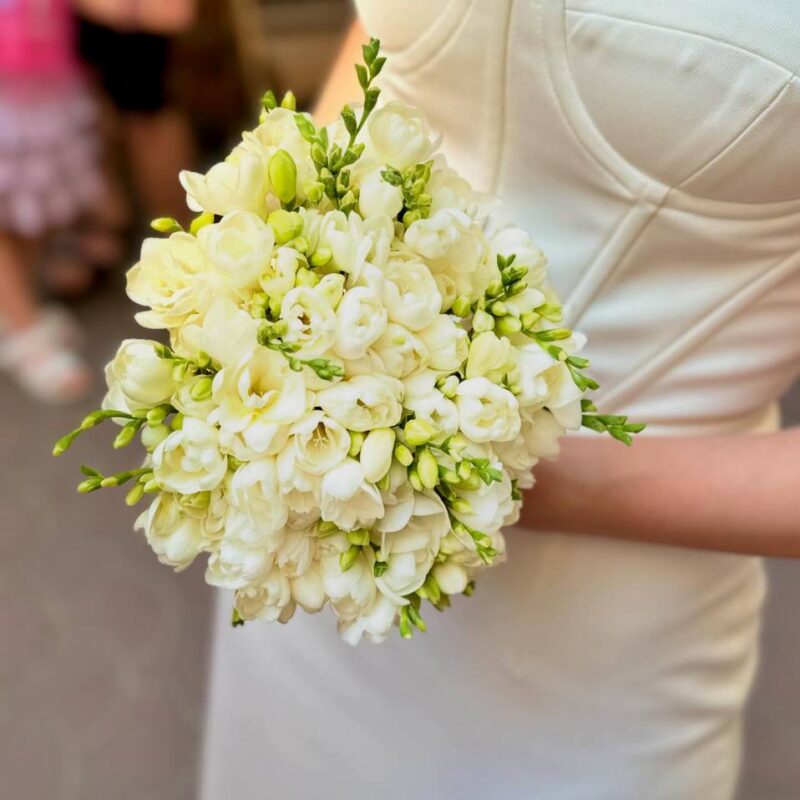 Bukiet ślubny z frezji białej