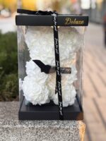 Miś ze sztucznych róż