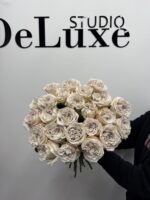 Luksusowa Piwoniowa Róża Westminster Abbey - obrazek 3